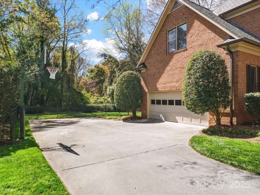 3600 Castellaine Drive, Charlotte, NC 28226.  MLS# CAR4240669, YatesRealty ID 3768. 