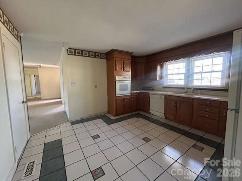 408 Gillsbrook Road, Lancaster, SC 29720.  MLS# CAR4354269, YatesRealty ID 3768. 
