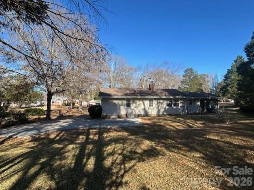 408 Gillsbrook Road, Lancaster, SC 29720.  MLS# CAR4354269, YatesRealty ID 3768. 