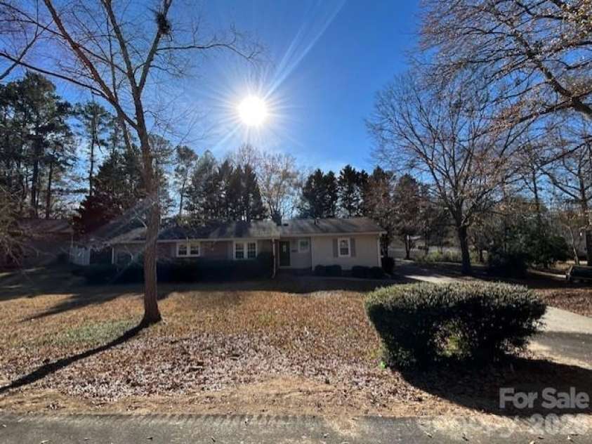 408 Gillsbrook Road, Lancaster, SC 29720.  MLS# CAR4354269, YatesRealty ID 3768. 