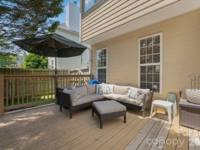 11932 Fox Glen Road, Charlotte, NC 28269.  MLS# CAR4402298, YatesRealty ID 37682. Deck