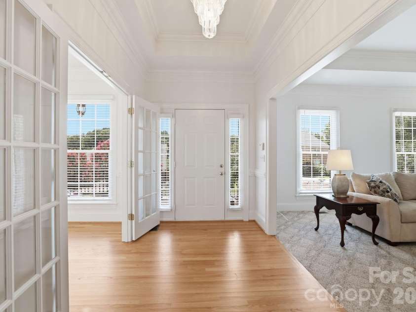 4024 Wild Nursery Court, Charlotte, NC 28215.  MLS# CAR4400472, YatesRealty ID 37683. 