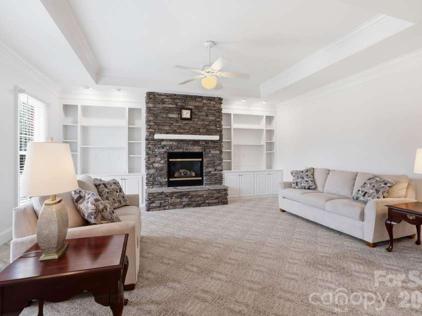 4024 Wild Nursery Court, Charlotte, NC 28215.  MLS# CAR4400472, YatesRealty ID 37683. 