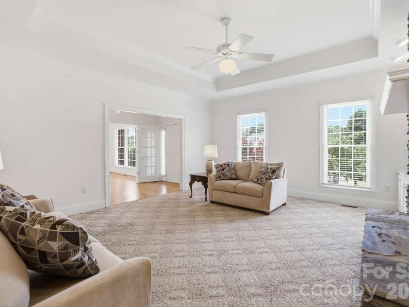 4024 Wild Nursery Court, Charlotte, NC 28215.  MLS# CAR4400472, YatesRealty ID 37683. 