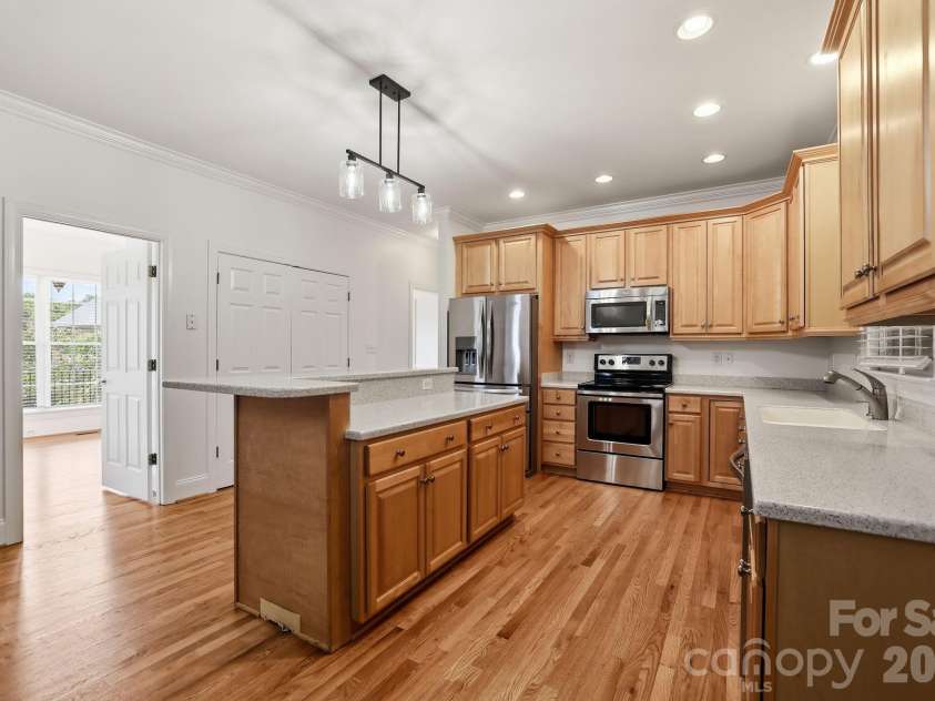 4024 Wild Nursery Court, Charlotte, NC 28215.  MLS# CAR4400472, YatesRealty ID 37683. 