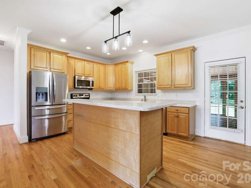4024 Wild Nursery Court, Charlotte, NC 28215.  MLS# CAR4400472, YatesRealty ID 37683. 