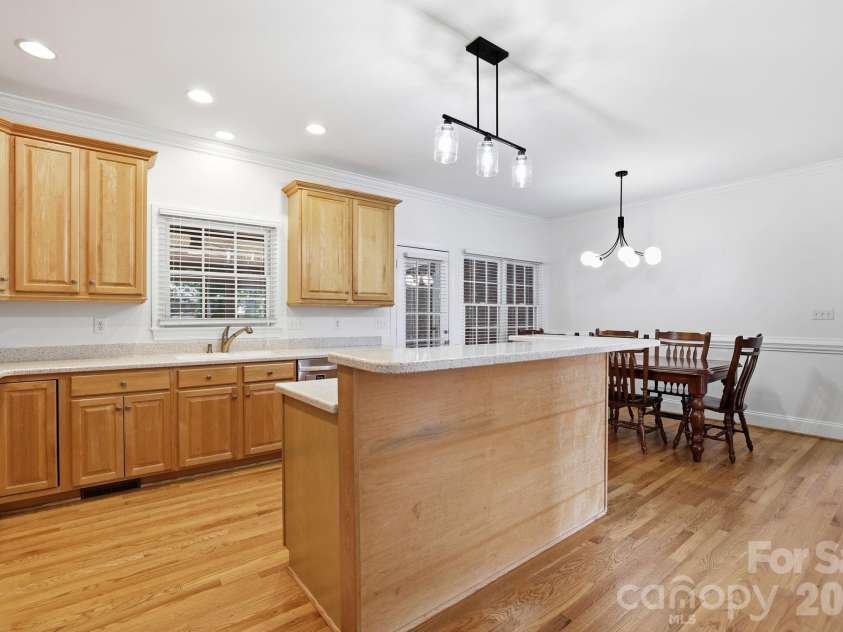 4024 Wild Nursery Court, Charlotte, NC 28215.  MLS# CAR4400472, YatesRealty ID 37683. 