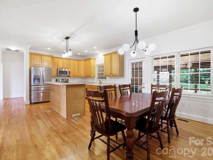 4024 Wild Nursery Court, Charlotte, NC 28215.  MLS# CAR4400472, YatesRealty ID 37683. 