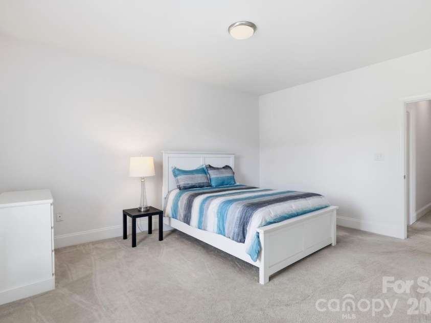 4024 Wild Nursery Court, Charlotte, NC 28215.  MLS# CAR4400472, YatesRealty ID 37683. 