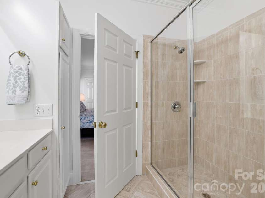 4024 Wild Nursery Court, Charlotte, NC 28215.  MLS# CAR4400472, YatesRealty ID 37683. 