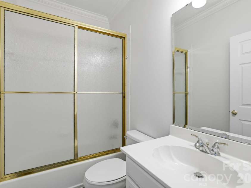 4024 Wild Nursery Court, Charlotte, NC 28215.  MLS# CAR4400472, YatesRealty ID 37683. 