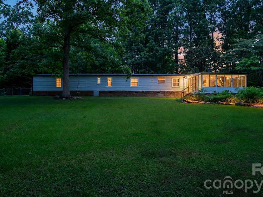 125 Red Fox Court, Mount Holly, NC 28120.  MLS# CAR4403020, YatesRealty ID 37684. 