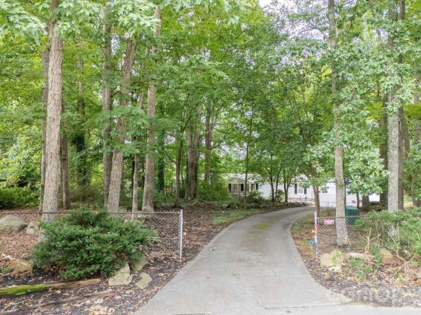 125 Red Fox Court, Mount Holly, NC 28120.  MLS# CAR4403020, YatesRealty ID 37684. Private location