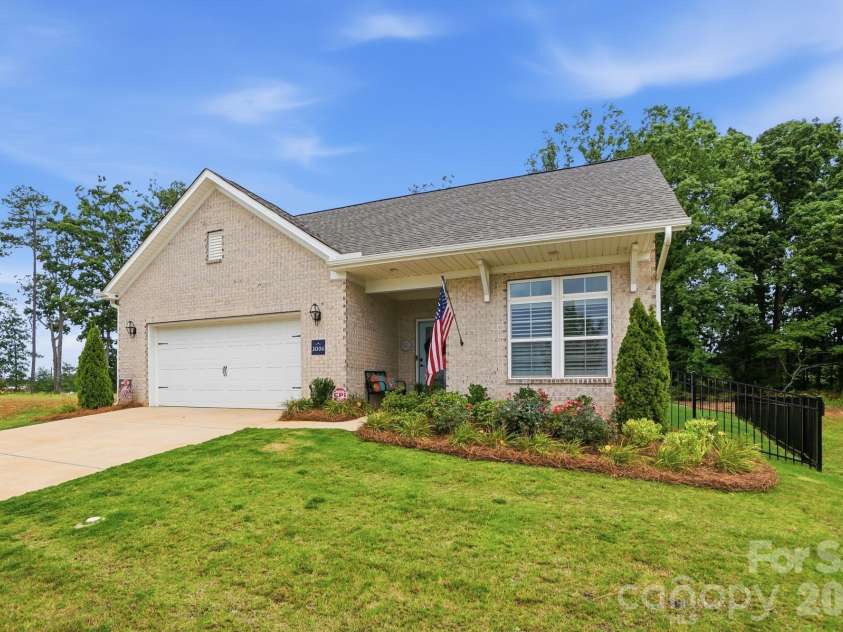 3006 Constitution Lane, Gastonia, NC 28056.  MLS# CAR4402894, YatesRealty ID 37685. 