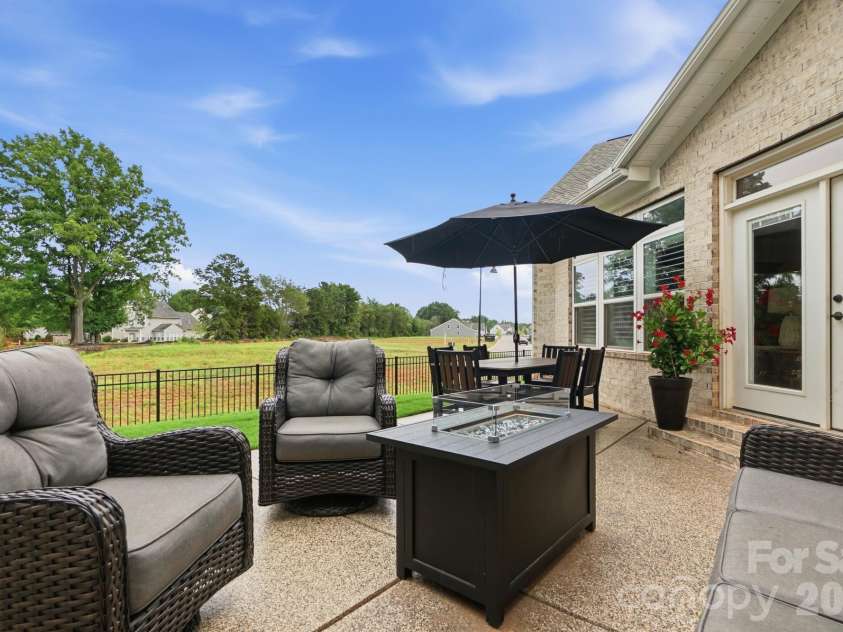 3006 Constitution Lane, Gastonia, NC 28056.  MLS# CAR4402894, YatesRealty ID 37685. 