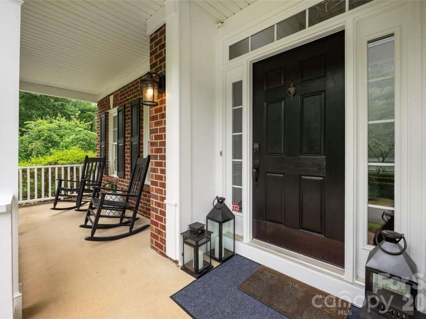 4034 Nicole Eileen Lane, Charlotte, NC 28216.  MLS# CAR4403119, YatesRealty ID 37687. 