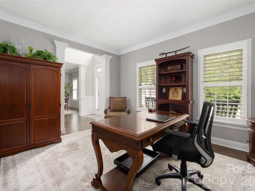4034 Nicole Eileen Lane, Charlotte, NC 28216.  MLS# CAR4403119, YatesRealty ID 37687. 