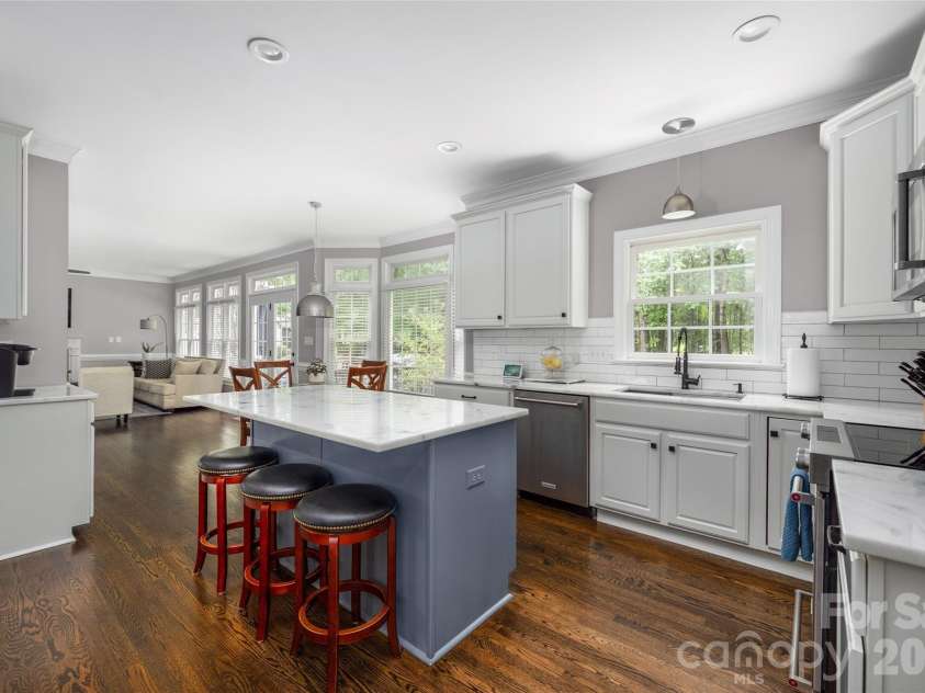 4034 Nicole Eileen Lane, Charlotte, NC 28216.  MLS# CAR4403119, YatesRealty ID 37687. 