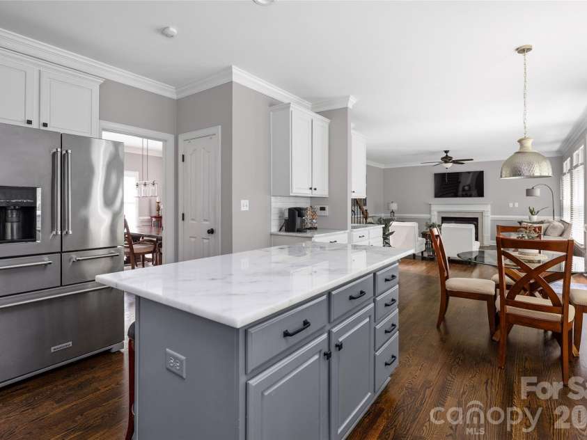 4034 Nicole Eileen Lane, Charlotte, NC 28216.  MLS# CAR4403119, YatesRealty ID 37687. 