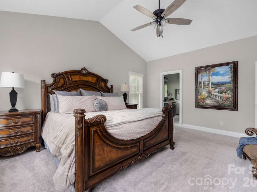4034 Nicole Eileen Lane, Charlotte, NC 28216.  MLS# CAR4403119, YatesRealty ID 37687. 