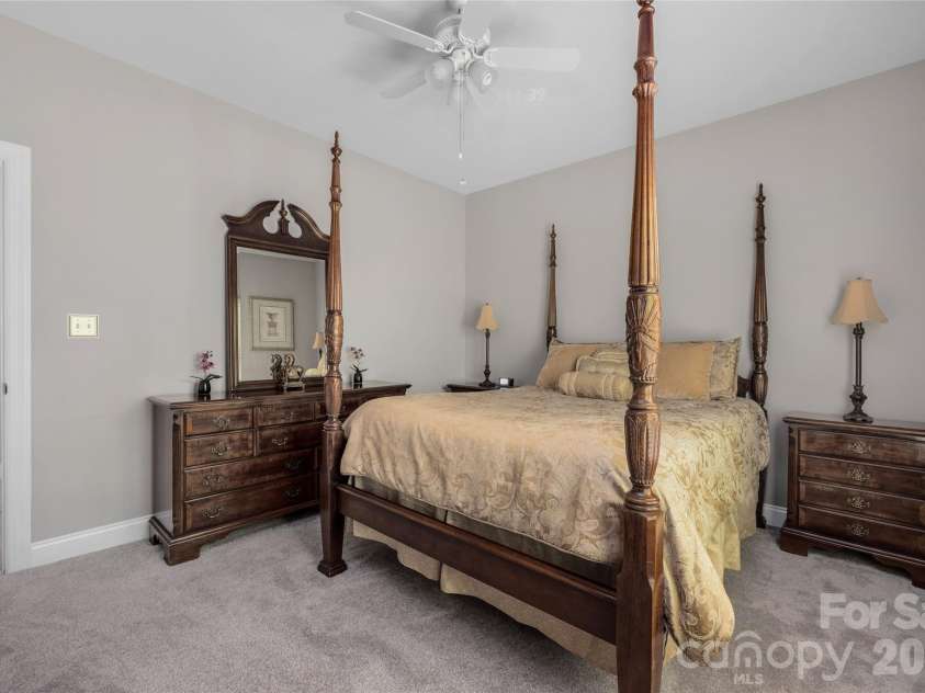 4034 Nicole Eileen Lane, Charlotte, NC 28216.  MLS# CAR4403119, YatesRealty ID 37687. 
