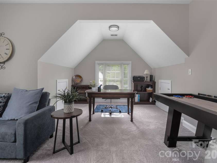 4034 Nicole Eileen Lane, Charlotte, NC 28216.  MLS# CAR4403119, YatesRealty ID 37687. 