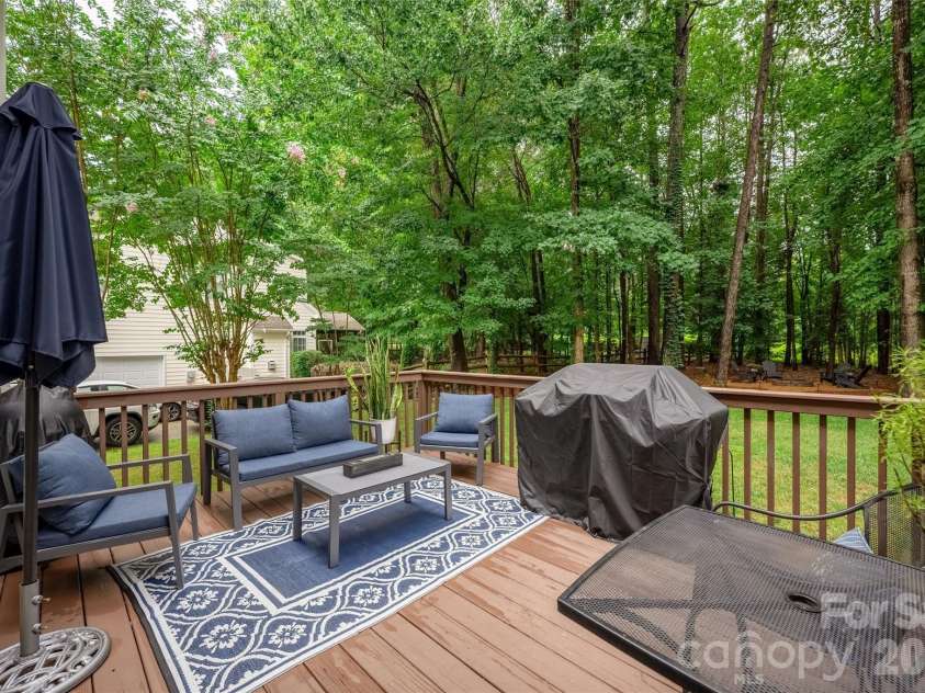 4034 Nicole Eileen Lane, Charlotte, NC 28216.  MLS# CAR4403119, YatesRealty ID 37687. 