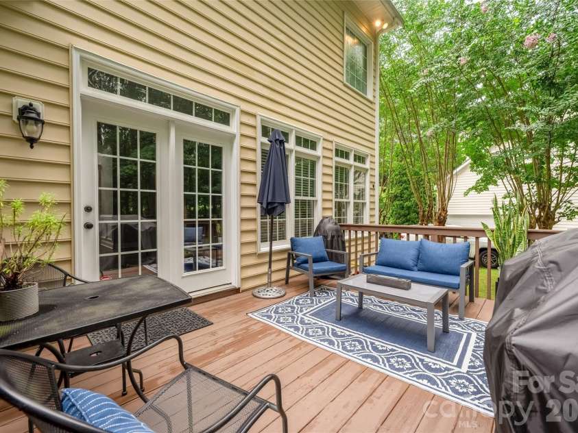 4034 Nicole Eileen Lane, Charlotte, NC 28216.  MLS# CAR4403119, YatesRealty ID 37687. 