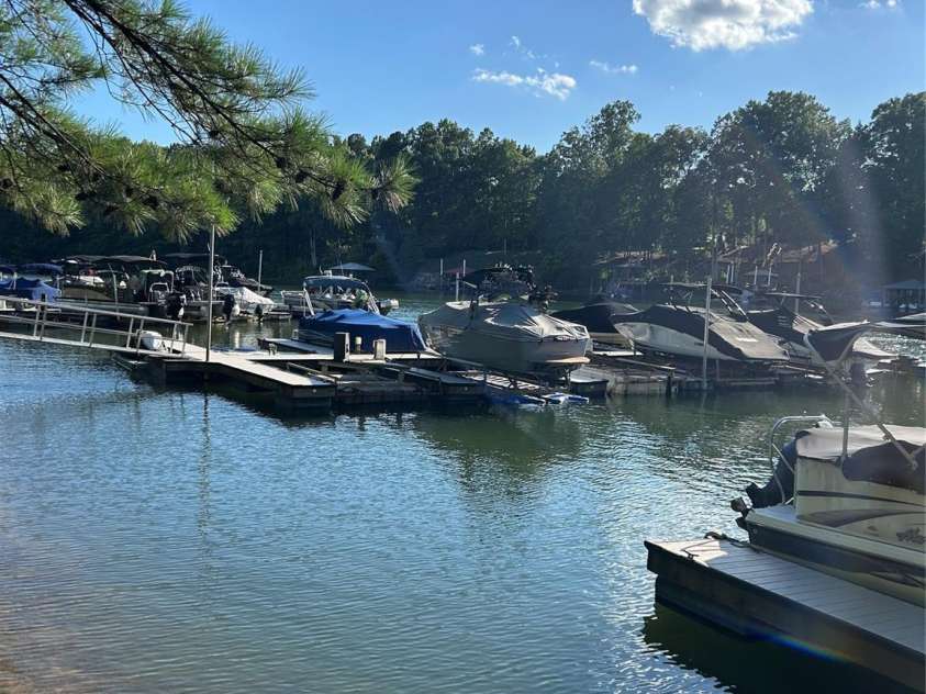 4034 Nicole Eileen Lane, Charlotte, NC 28216.  MLS# CAR4403119, YatesRealty ID 37687. Boat slips