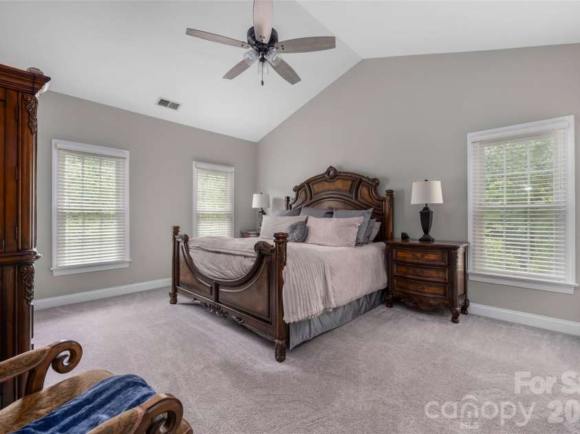 4034 Nicole Eileen Lane, Charlotte, NC 28216.  MLS# CAR4403119, YatesRealty ID 37687. Primary