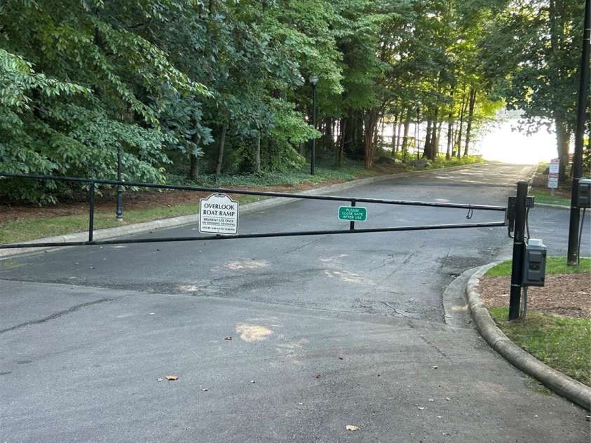 4034 Nicole Eileen Lane, Charlotte, NC 28216.  MLS# CAR4403119, YatesRealty ID 37687. Private watercraft launch