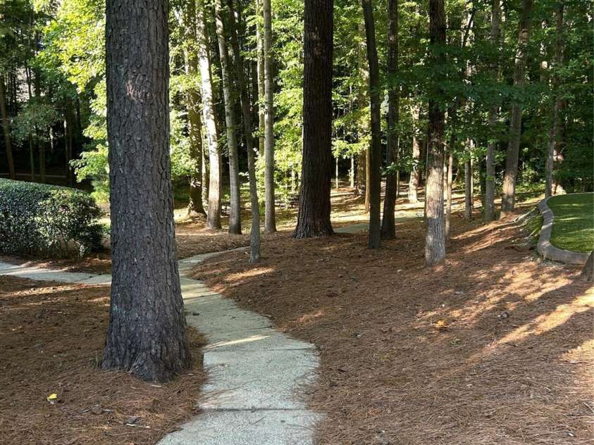 4034 Nicole Eileen Lane, Charlotte, NC 28216.  MLS# CAR4403119, YatesRealty ID 37687. Trails