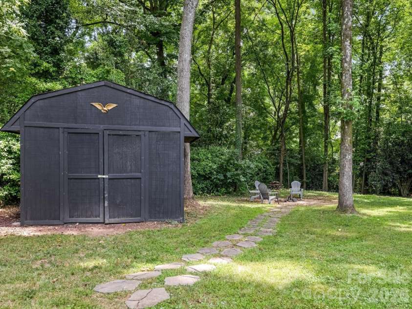 3928 Kitley Place, Charlotte, NC 28210.  MLS# CAR4401783, YatesRealty ID 37688. 