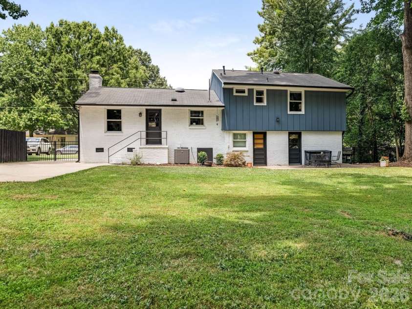 3928 Kitley Place, Charlotte, NC 28210.  MLS# CAR4401783, YatesRealty ID 37688. 
