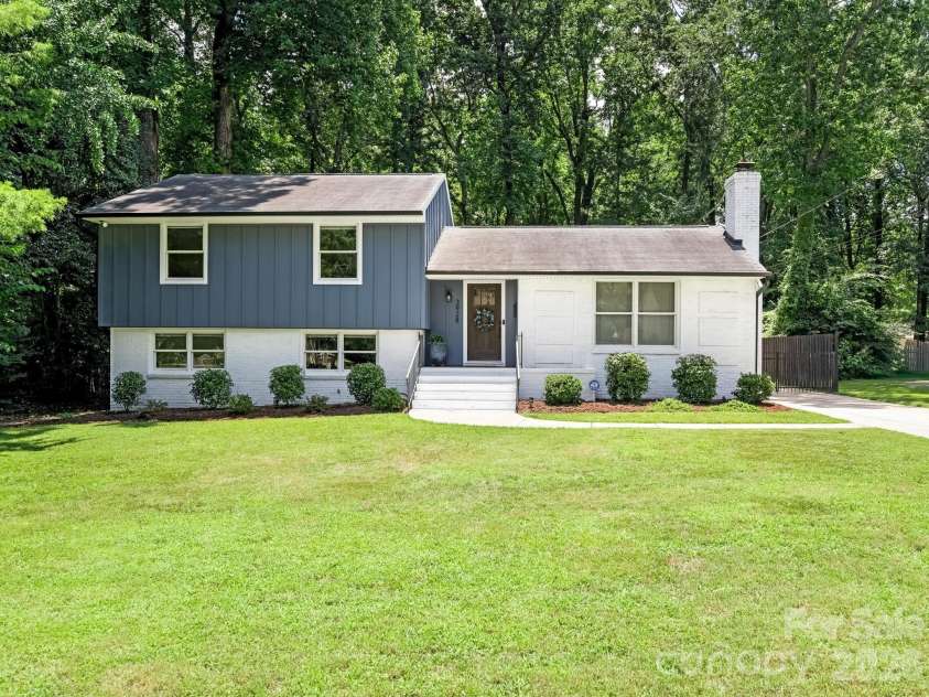 3928 Kitley Place, Charlotte, NC 28210.  MLS# CAR4401783, YatesRealty ID 37688. Front Exterior