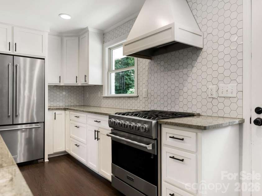 3928 Kitley Place, Charlotte, NC 28210.  MLS# CAR4401783, YatesRealty ID 37688. Kitchen