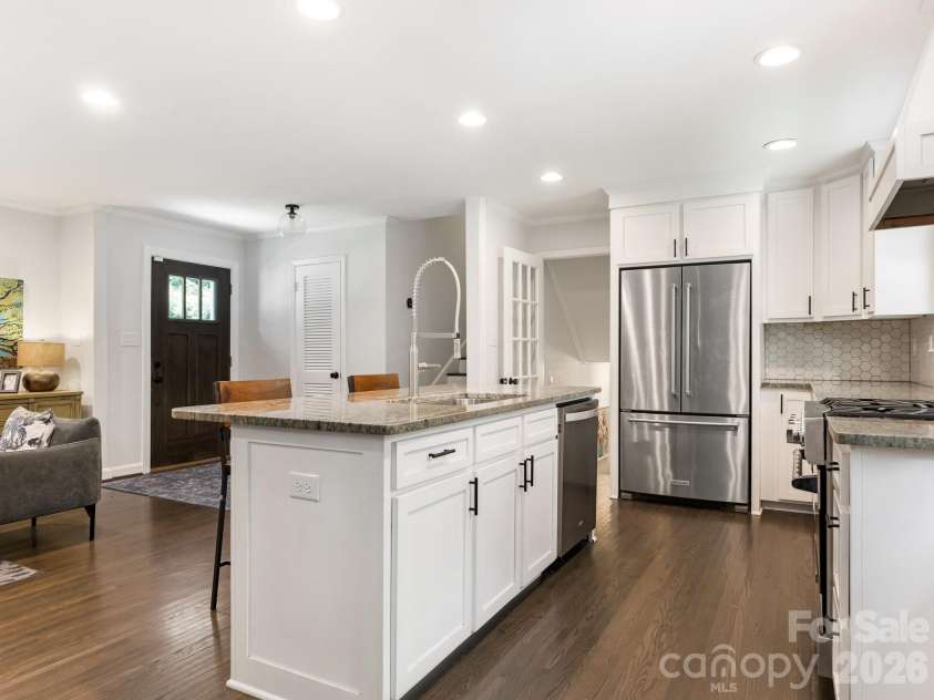 3928 Kitley Place, Charlotte, NC 28210.  MLS# CAR4401783, YatesRealty ID 37688. Kitchen