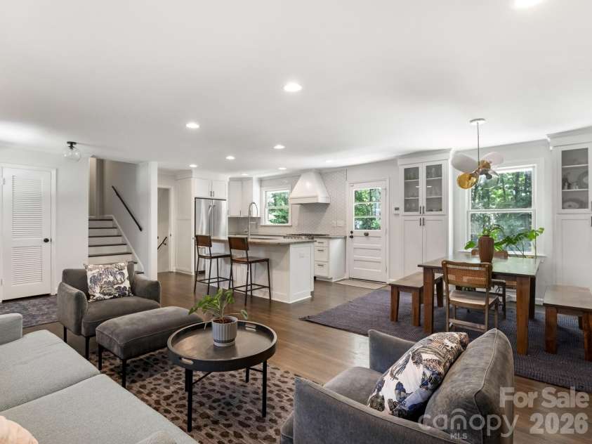 3928 Kitley Place, Charlotte, NC 28210.  MLS# CAR4401783, YatesRealty ID 37688. Living Room/Kitchen