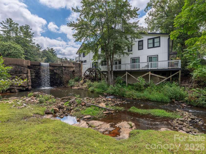 130 Old Mill Road, Flat Rock, NC 28731.  MLS# CAR4344003, YatesRealty ID 3769. 
