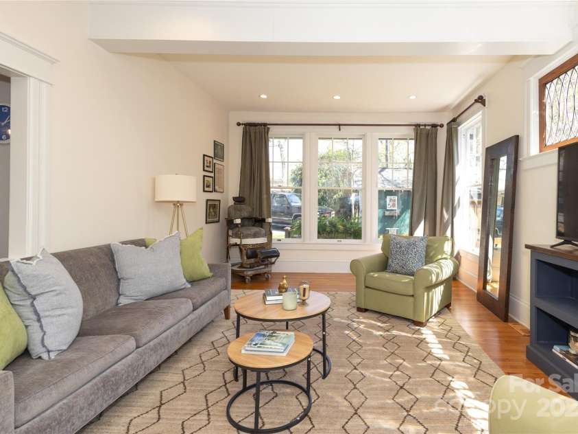 809 Worthington Avenue, Charlotte, NC 28203.  MLS# CAR4230687, YatesRealty ID 3769. 