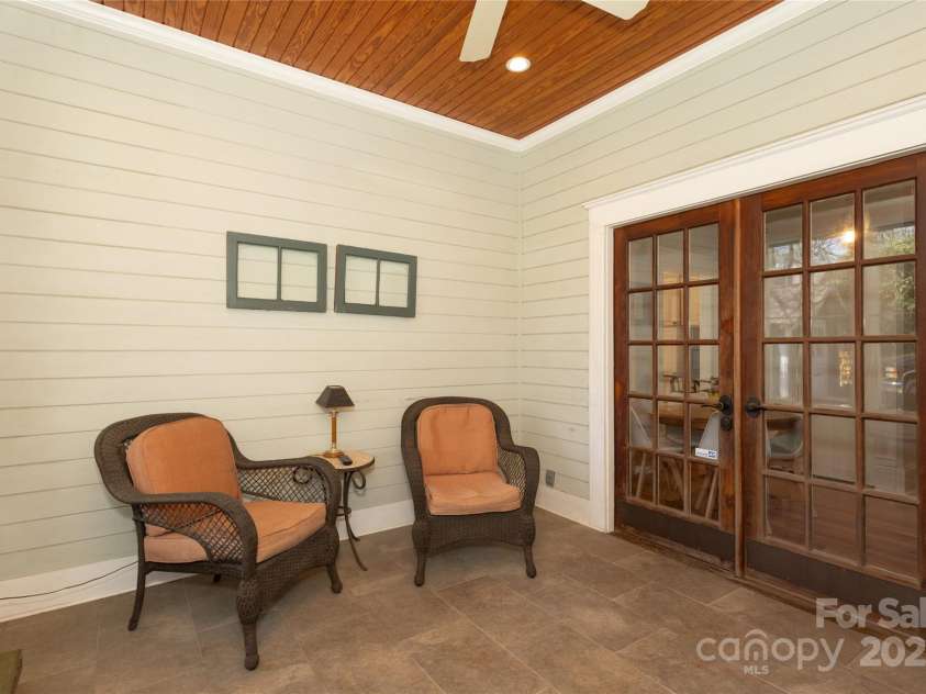 809 Worthington Avenue, Charlotte, NC 28203.  MLS# CAR4230687, YatesRealty ID 3769. 