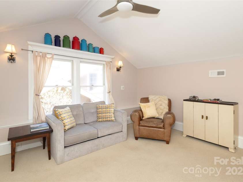 809 Worthington Avenue, Charlotte, NC 28203.  MLS# CAR4230687, YatesRealty ID 3769. 