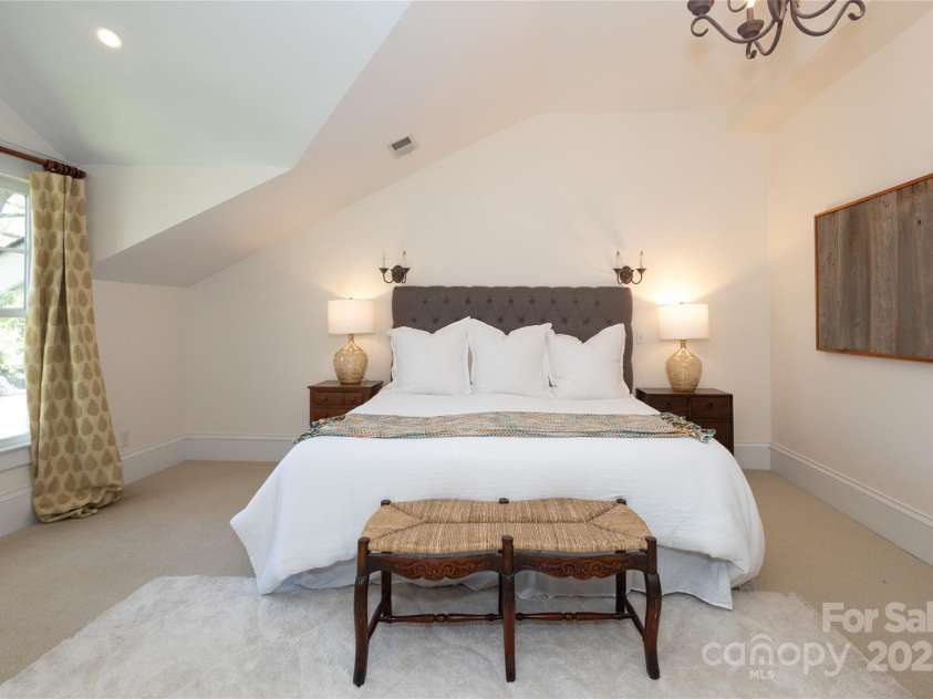 809 Worthington Avenue, Charlotte, NC 28203.  MLS# CAR4230687, YatesRealty ID 3769. 