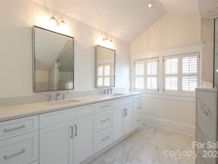 809 Worthington Avenue, Charlotte, NC 28203.  MLS# CAR4230687, YatesRealty ID 3769. 