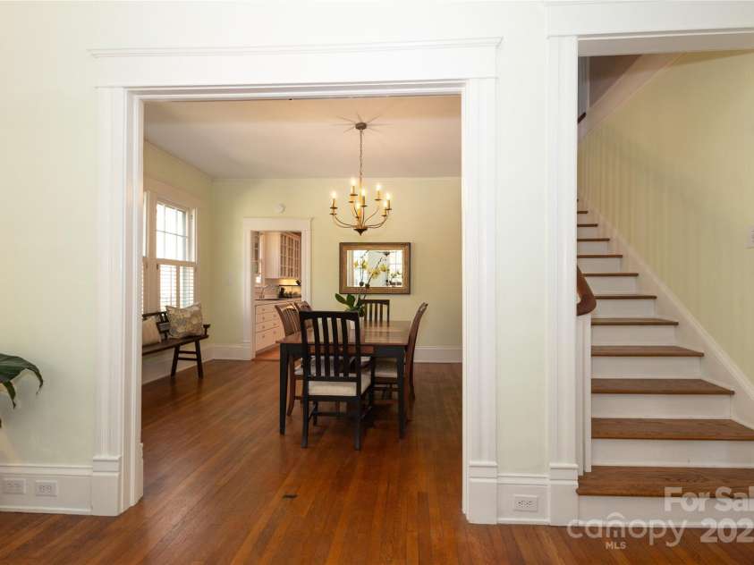 809 Worthington Avenue, Charlotte, NC 28203.  MLS# CAR4230687, YatesRealty ID 3769. Custom wide staircase