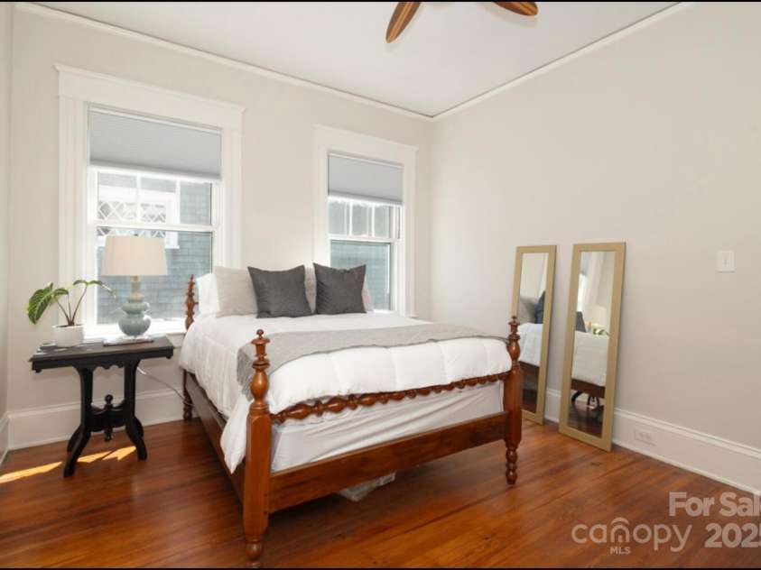 809 Worthington Avenue, Charlotte, NC 28203.  MLS# CAR4230687, YatesRealty ID 3769. Second downstairs bedroom