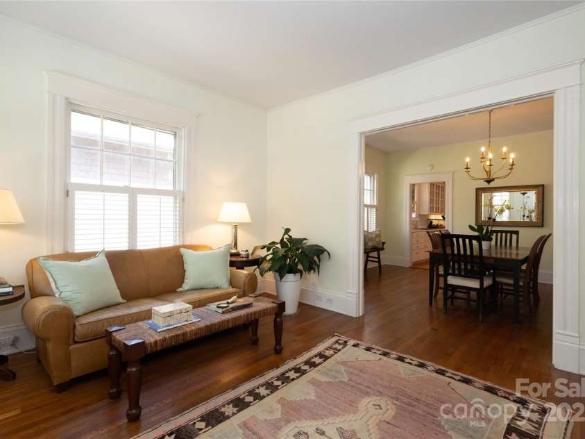 809 Worthington Avenue, Charlotte, NC 28203.  MLS# CAR4230687, YatesRealty ID 3769. View to the dining room