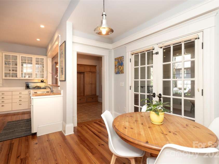 809 Worthington Avenue, Charlotte, NC 28203.  MLS# CAR4230687, YatesRealty ID 3769. View to  the mudroom and screened porch