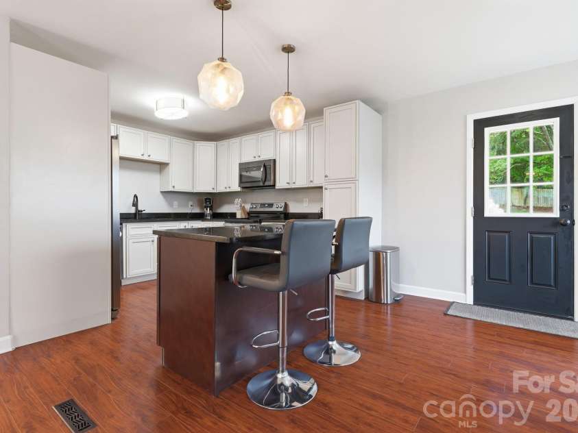 2080 South Point Road, Belmont, NC 28012.  MLS# CAR4404063, YatesRealty ID 37691. 