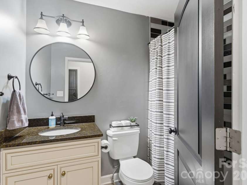2080 South Point Road, Belmont, NC 28012.  MLS# CAR4404063, YatesRealty ID 37691. 